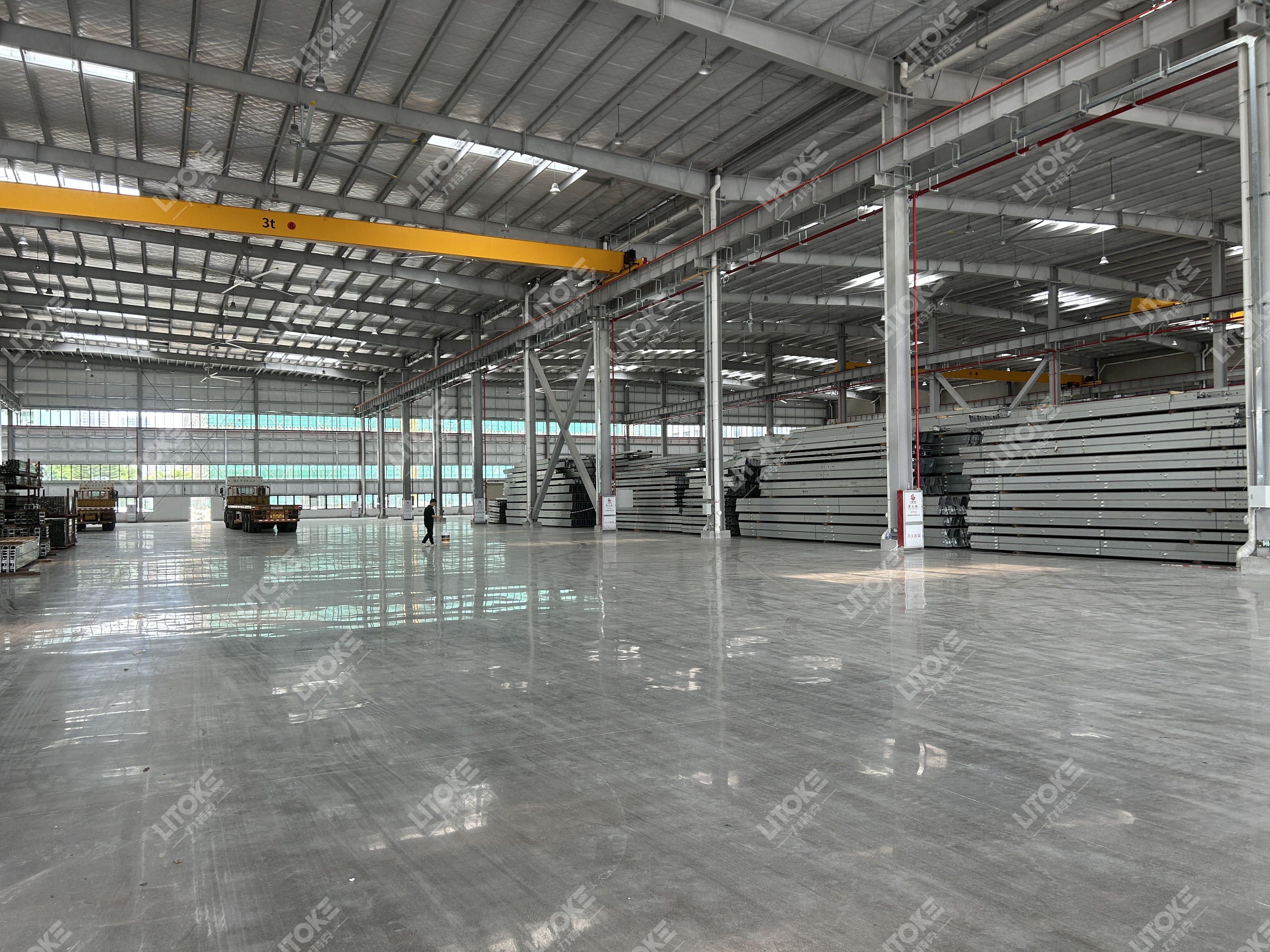 為什么大型物流倉庫的地面能扛住叉車“暴力”碾壓？秘密在這里！